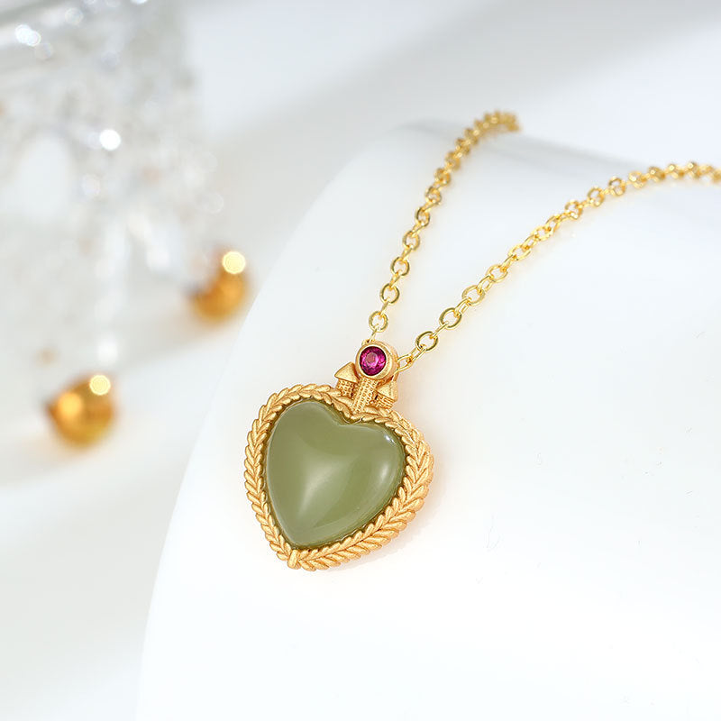 Beautiful Gold Necklace with Unique Style