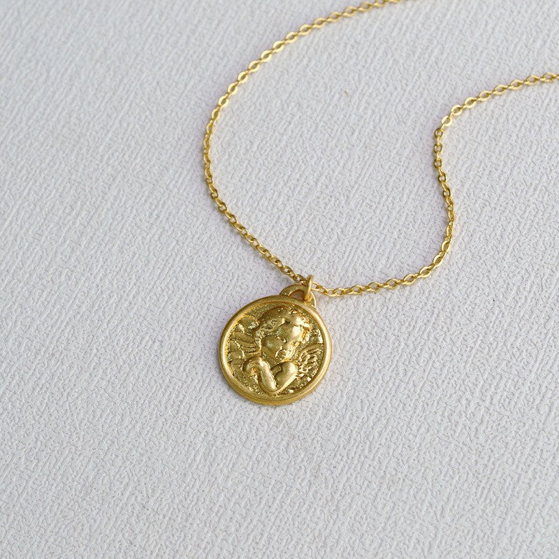 Beautiful Gold Necklace with Unique Style