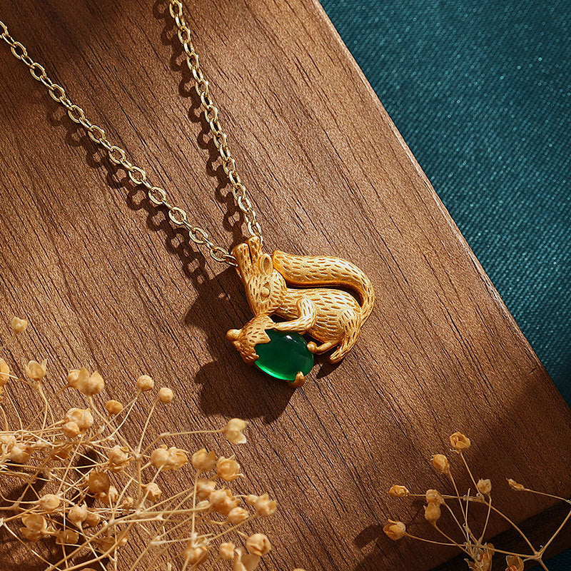 Beautiful Gold Necklace with Unique Style