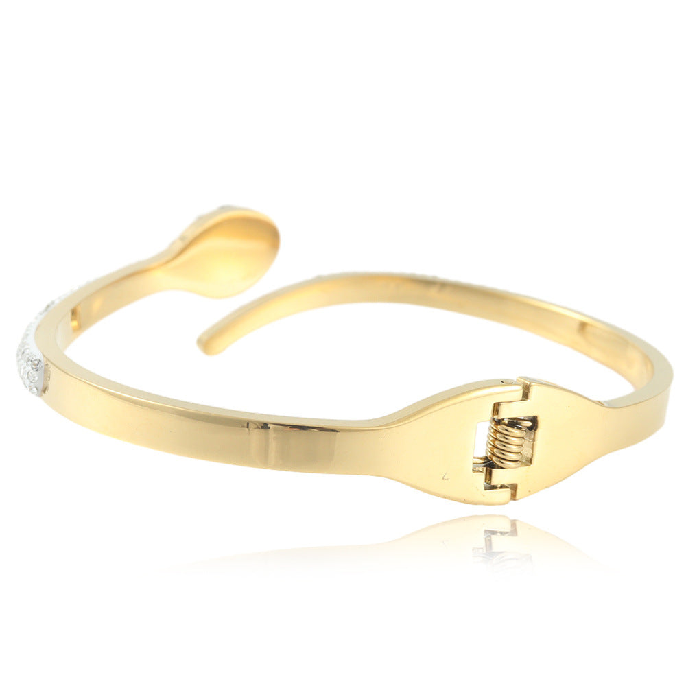 Beautiful Bracelet with Unique Style