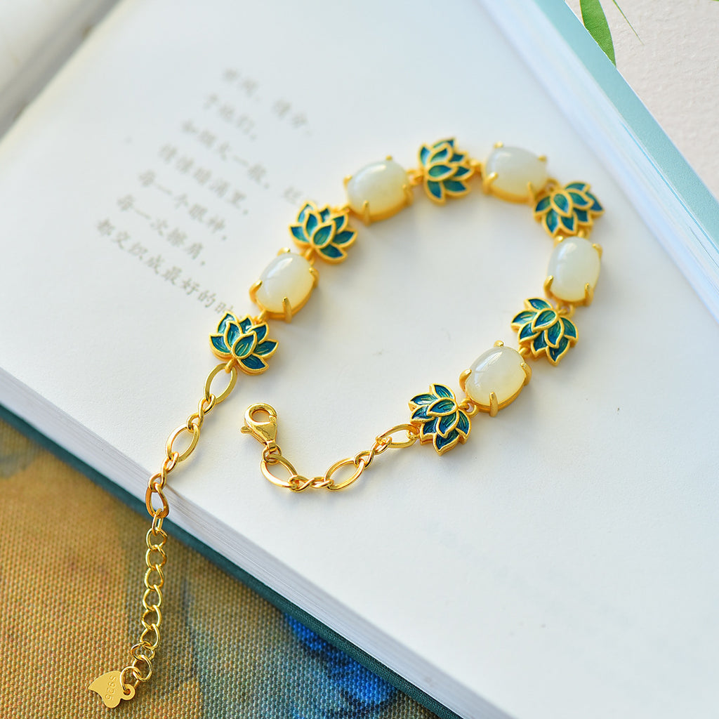 Beautiful Gold Bracelet with Unique Style
