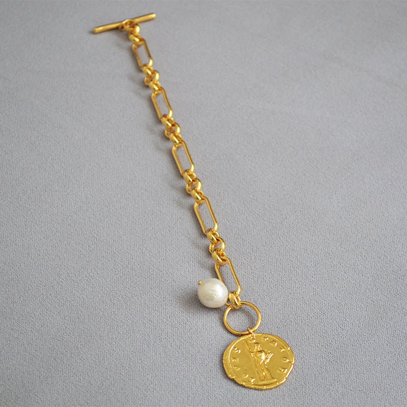 Beautiful Gold Bracelet with Unique Style