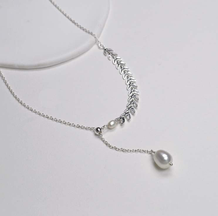 Beautiful Gold Necklace with Unique Style