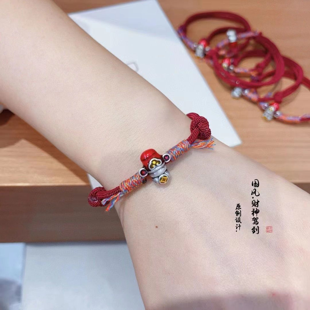 Beautiful Silver Bracelet with Unique Style