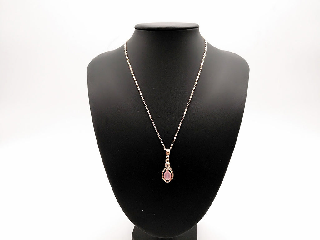 Beautiful Gold Necklace with Unique Style