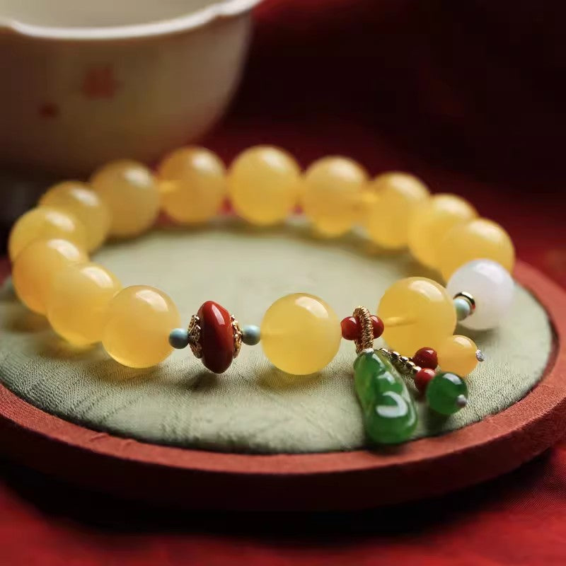 Beautiful Gold Bracelet with Unique Style