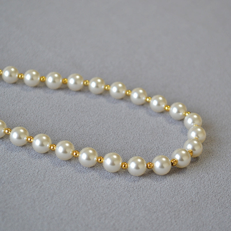 Beautiful Gold Necklace with Unique Style