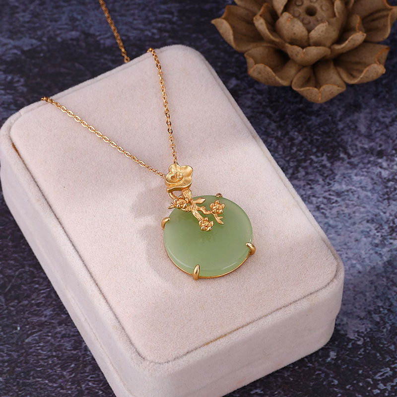 Beautiful Gold Necklace with Unique Style