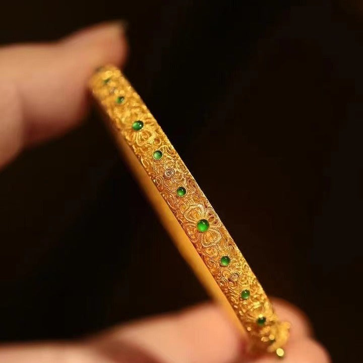 Beautiful Gold Bracelet with Unique Style