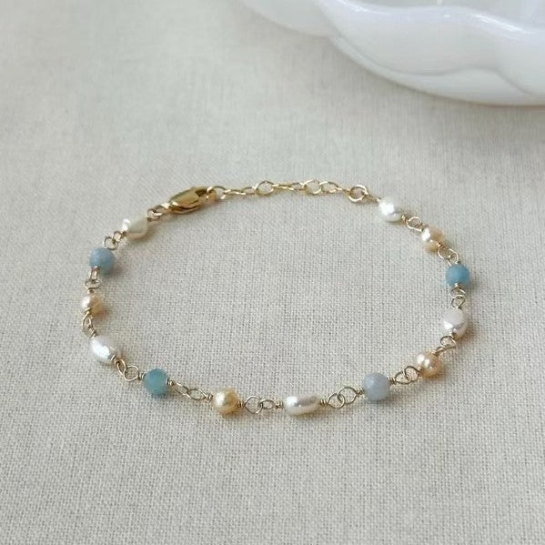 Beautiful Pearl Bracelet with Unique Style