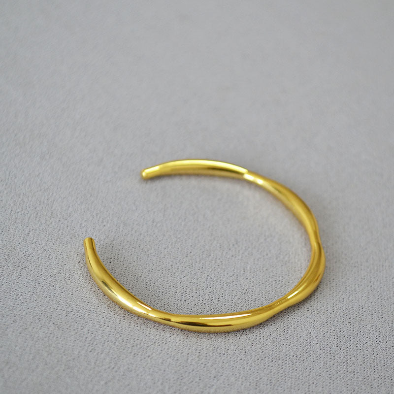 Beautiful Gold Bracelet with Unique Style