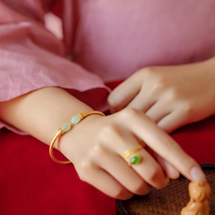 Beautiful Gold Bracelet with Unique Style