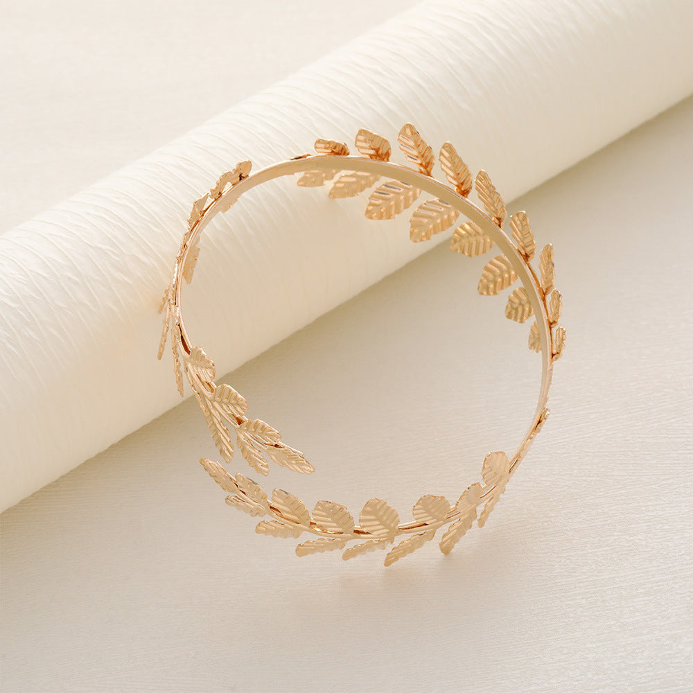 Beautiful Gold Bracelet with Unique Style