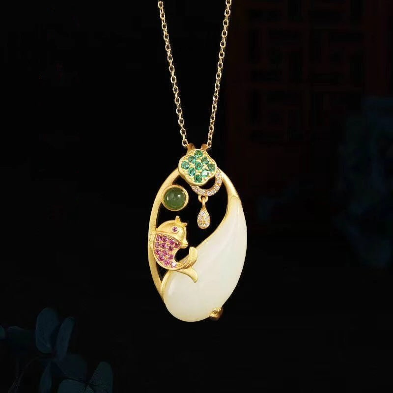 Beautiful Gold Necklace with Unique Style