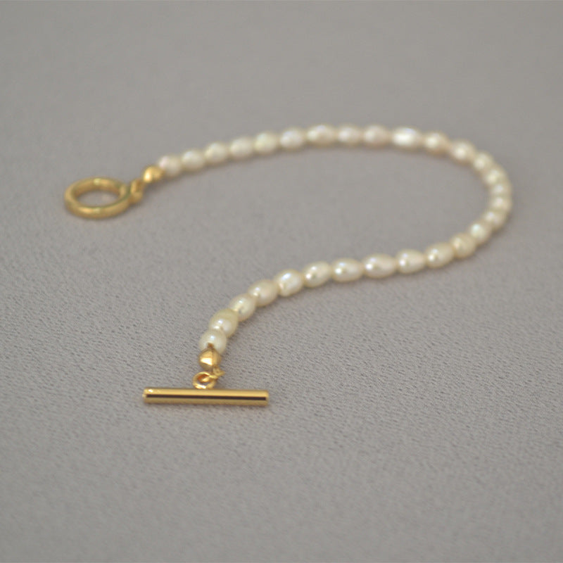 Beautiful Pearl Bracelet with Unique Style