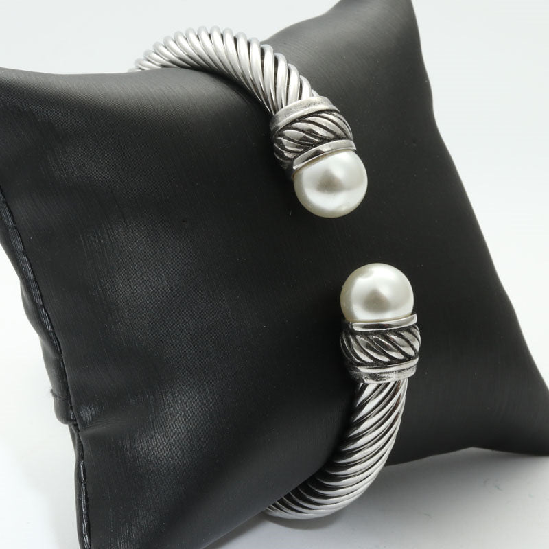 Beautiful Bracelet with Unique Style