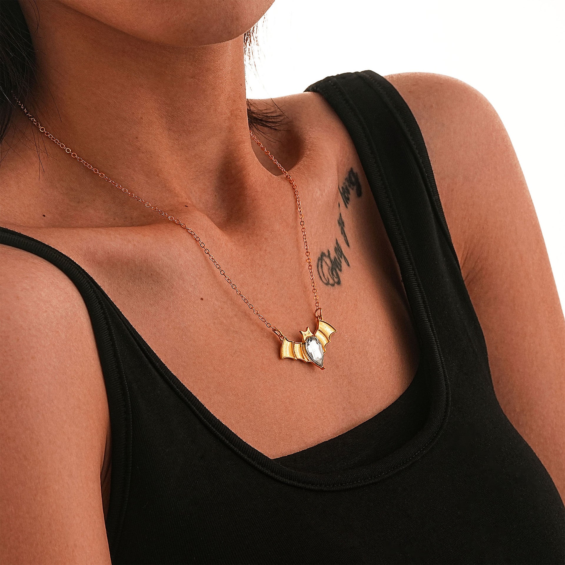 Beautiful Gold Necklace with Unique Style