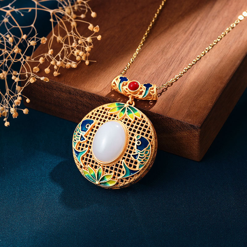 Beautiful Gold Necklace with Unique Style