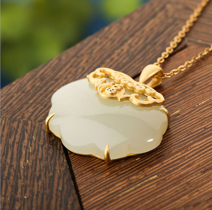 Beautiful Gold Necklace with Unique Style