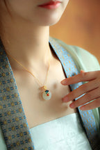 Beautiful Gold Necklace with Unique Style