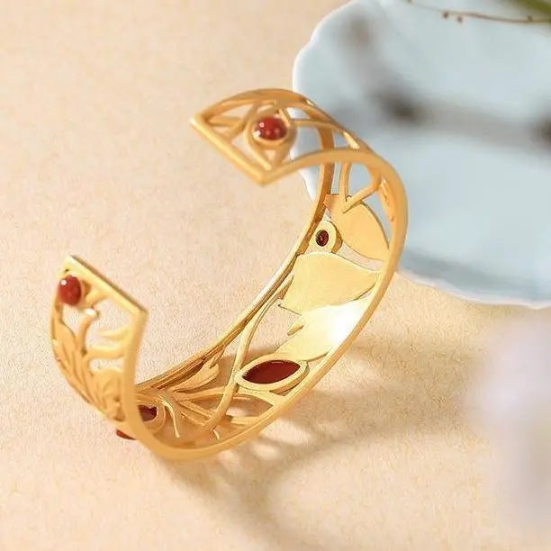 Beautiful Gold Bracelet with Unique Style