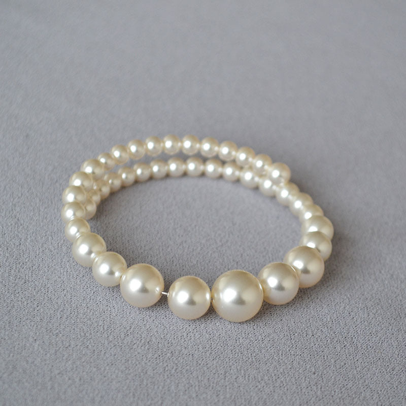 A Beautiful Pearl Bracelet with Unique Style