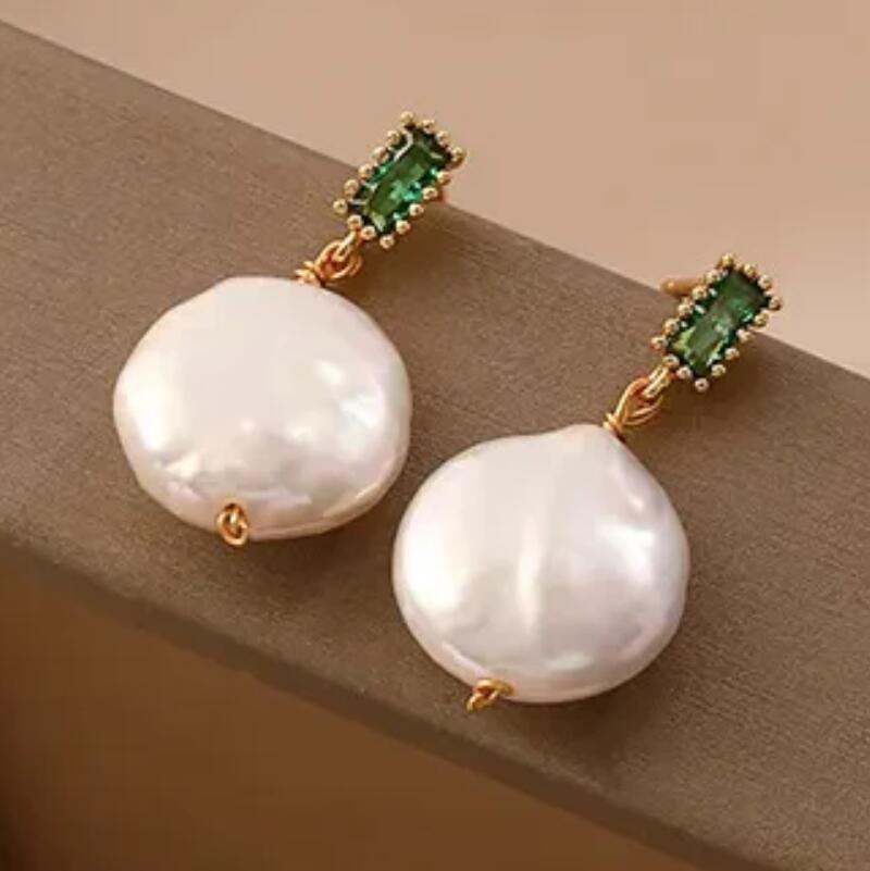 Charming Earring for Any Occasion