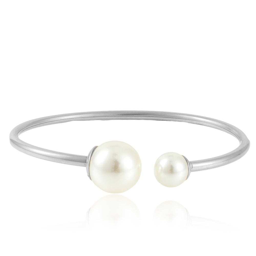 Classic Pearl Bracelet with Timeless Appeal