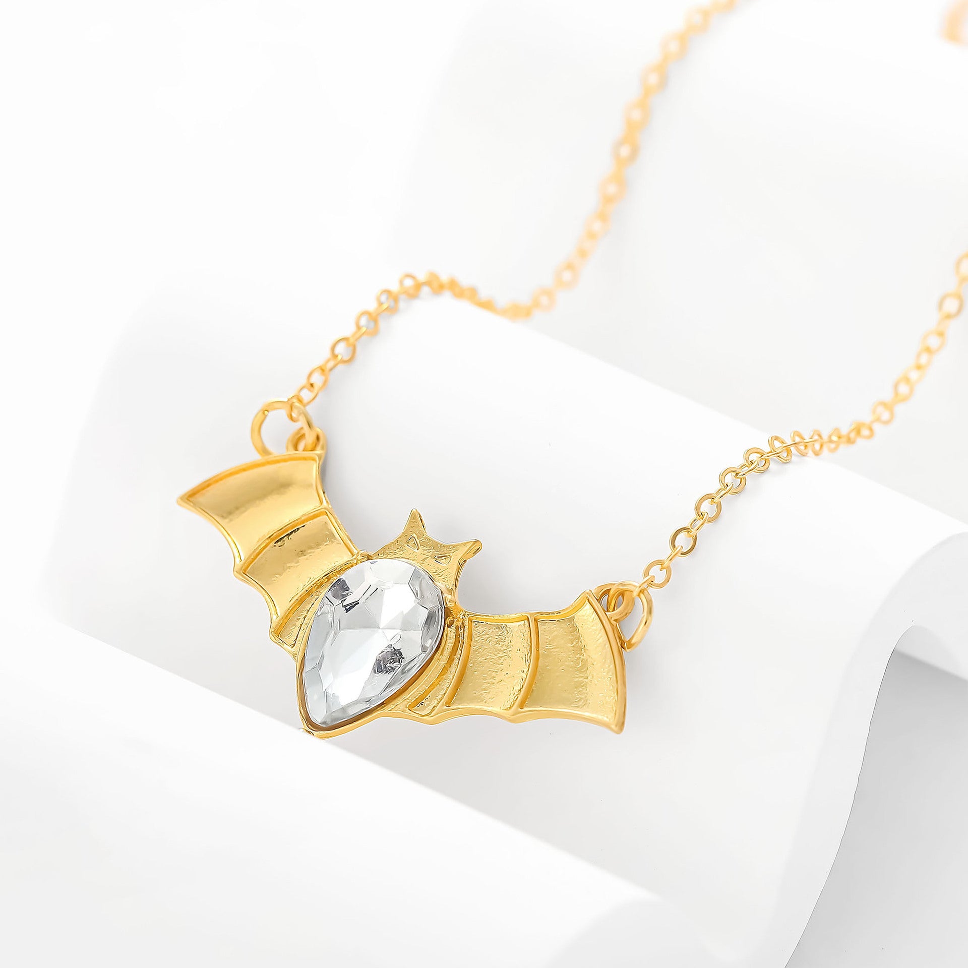 Beautiful Gold Necklace with Unique Style