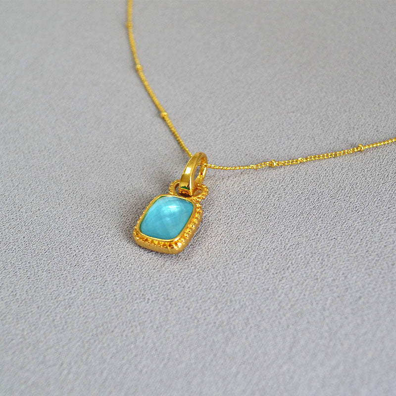 Beautiful Gold Necklace with Unique Style