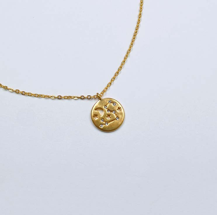 Beautiful Gold Necklace with Unique Style