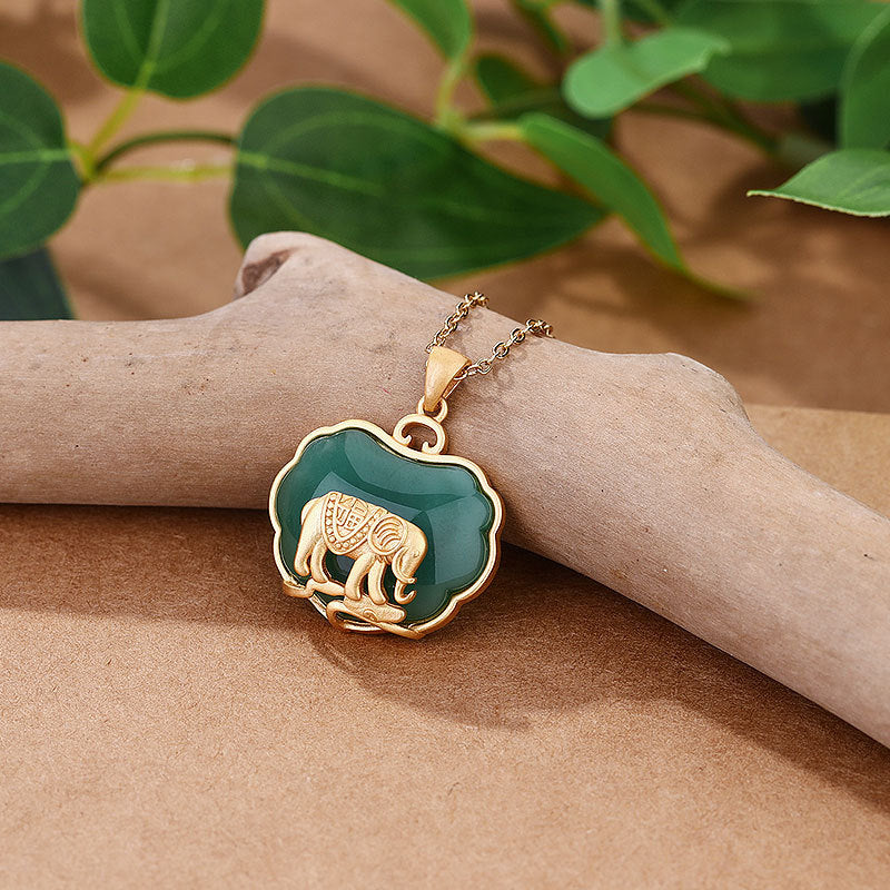 Beautiful Gold Necklace with Unique Style