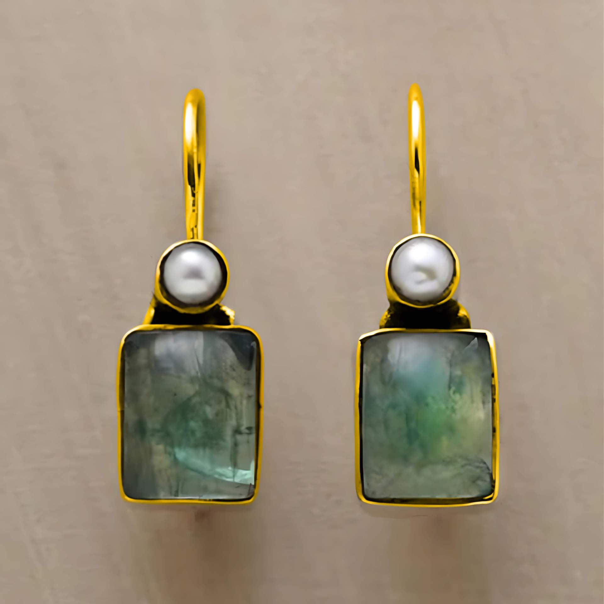 Charming Earring for Any Occasion