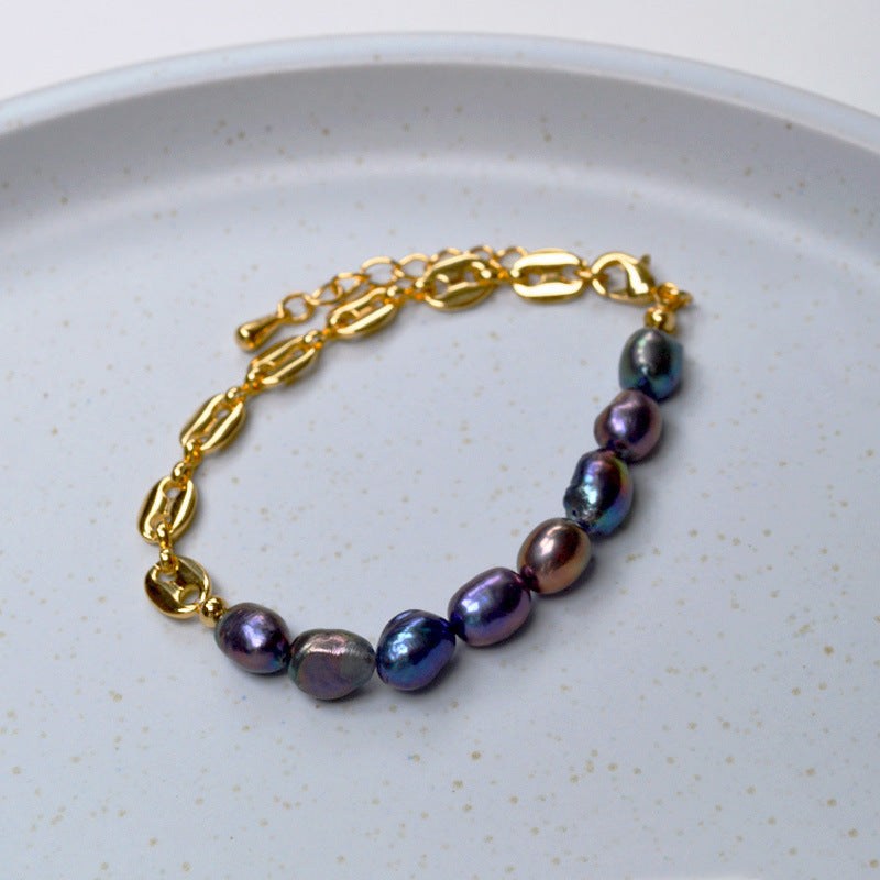 Beautiful Gold Necklace with Unique Style