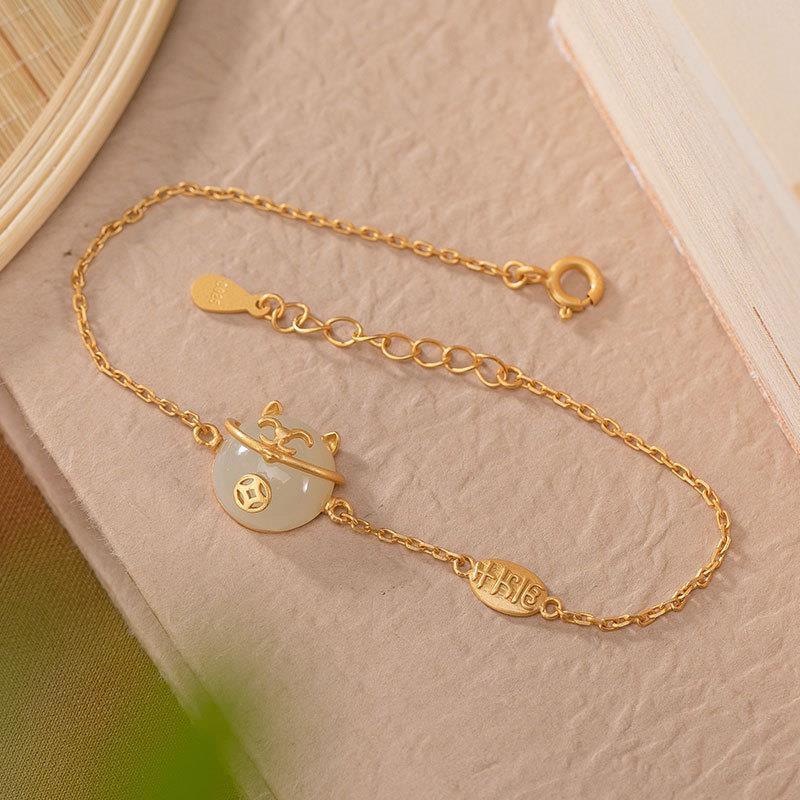 Beautiful Gold Bracelet with Unique Style
