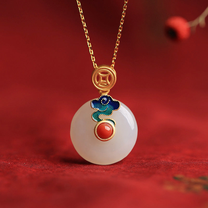 Beautiful Gold Necklace with Unique Style