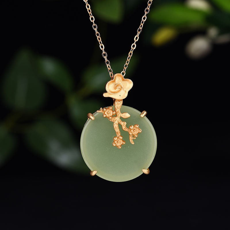 Beautiful Gold Necklace with Unique Style