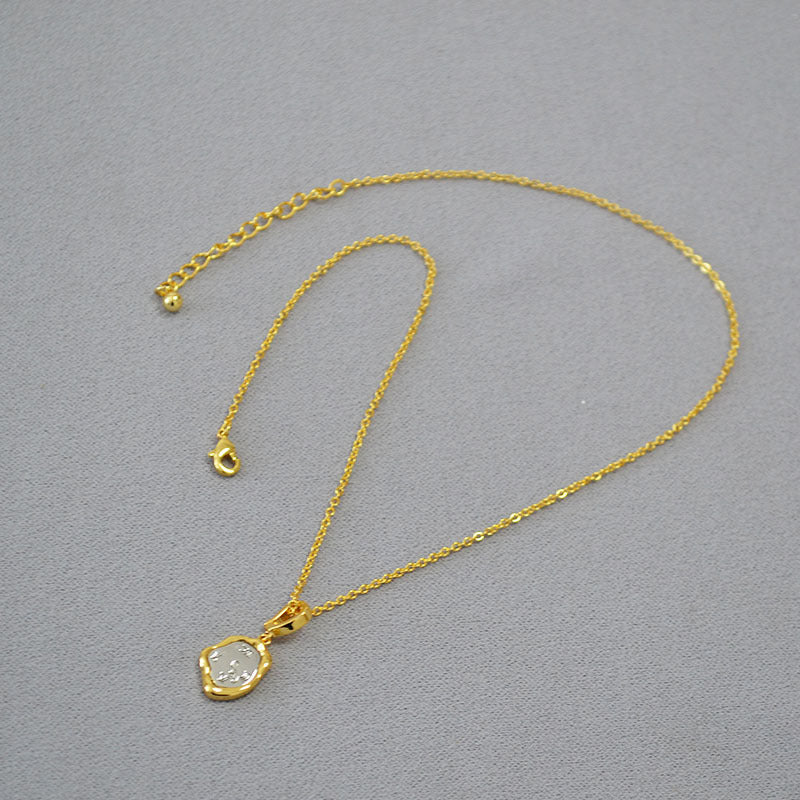 Beautiful Gold Necklace with Unique Style