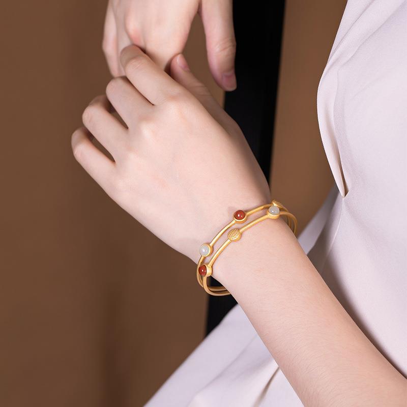 Beautiful Gold Bracelet with Unique Style