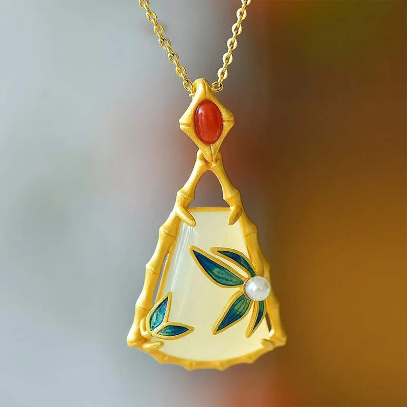 Beautiful Gold Necklace with Unique Style
