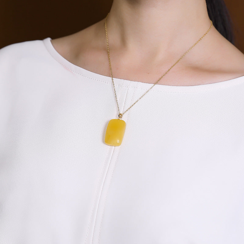 Beautiful Gold Necklace with Unique Style