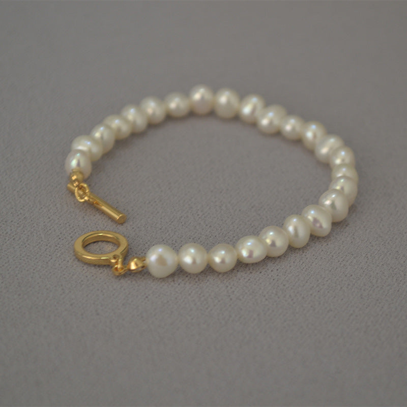 Beautiful Pearl Bracelet with Unique Style