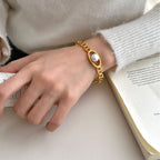 Beautiful Pearl Bracelet with Unique Style