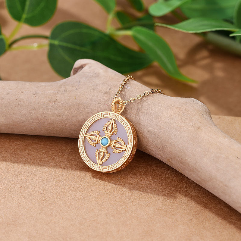 Beautiful Gold Necklace with Unique Style