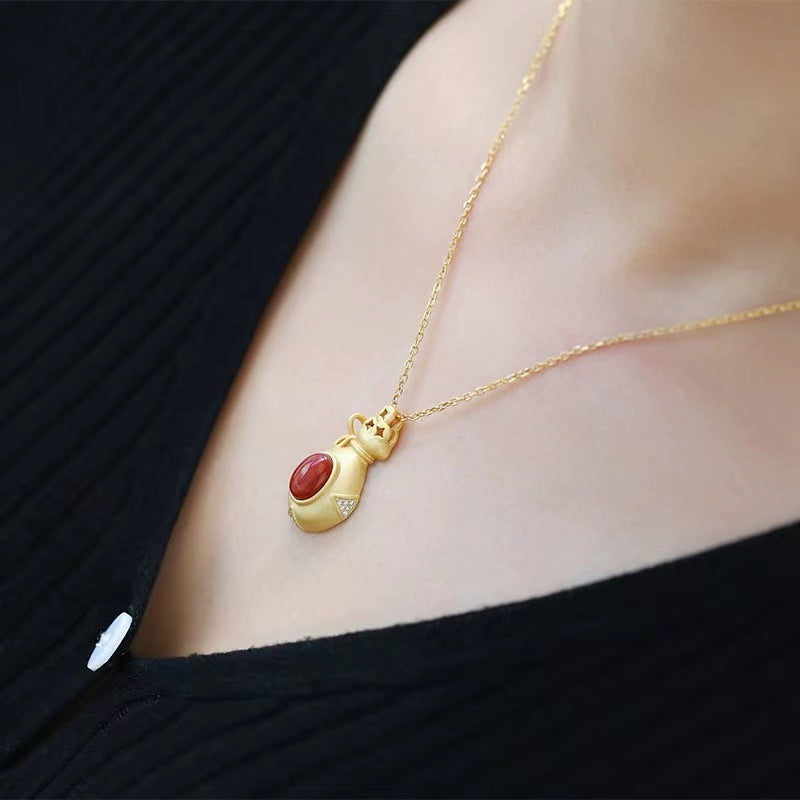 Beautiful Gold Necklace with Unique Style