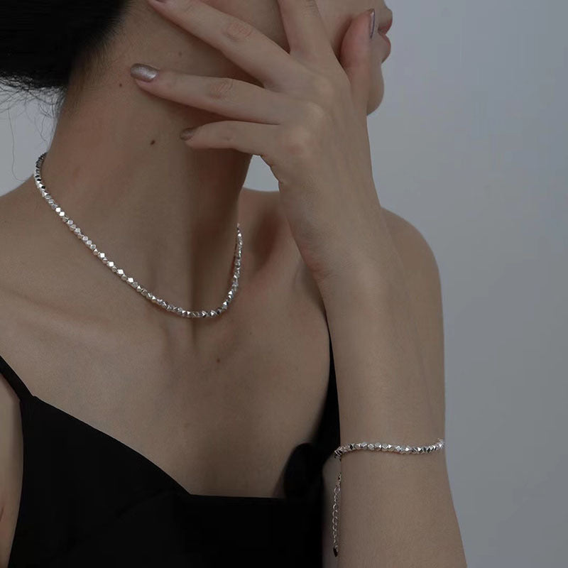 Beautiful Gold Necklace with Unique Style