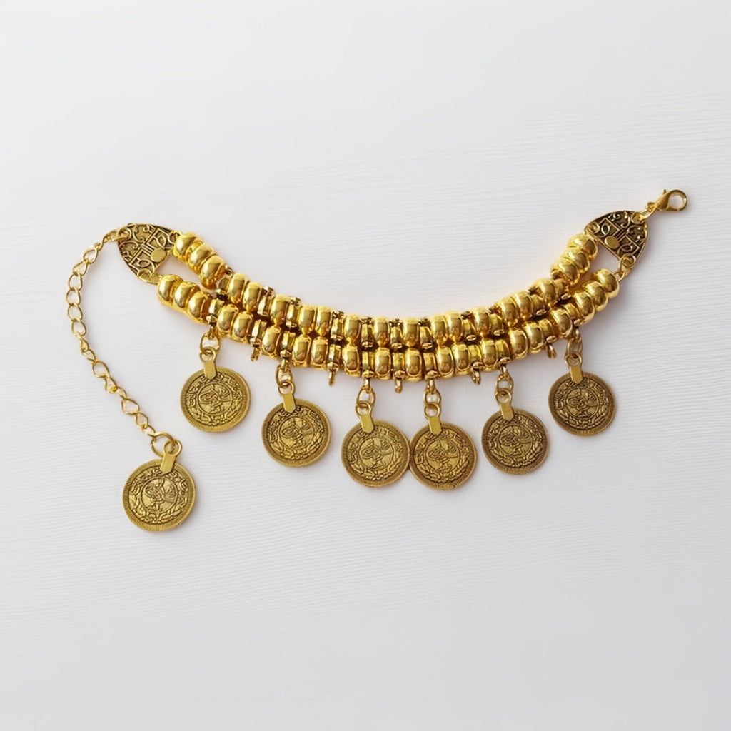 A Charming Gold Bracelet for Any Occasion