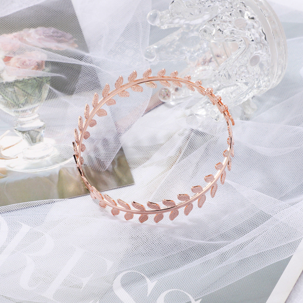 Beautiful Gold Bracelet with Unique Style