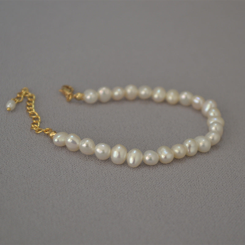 Beautiful Pearl Bracelet with Unique Style