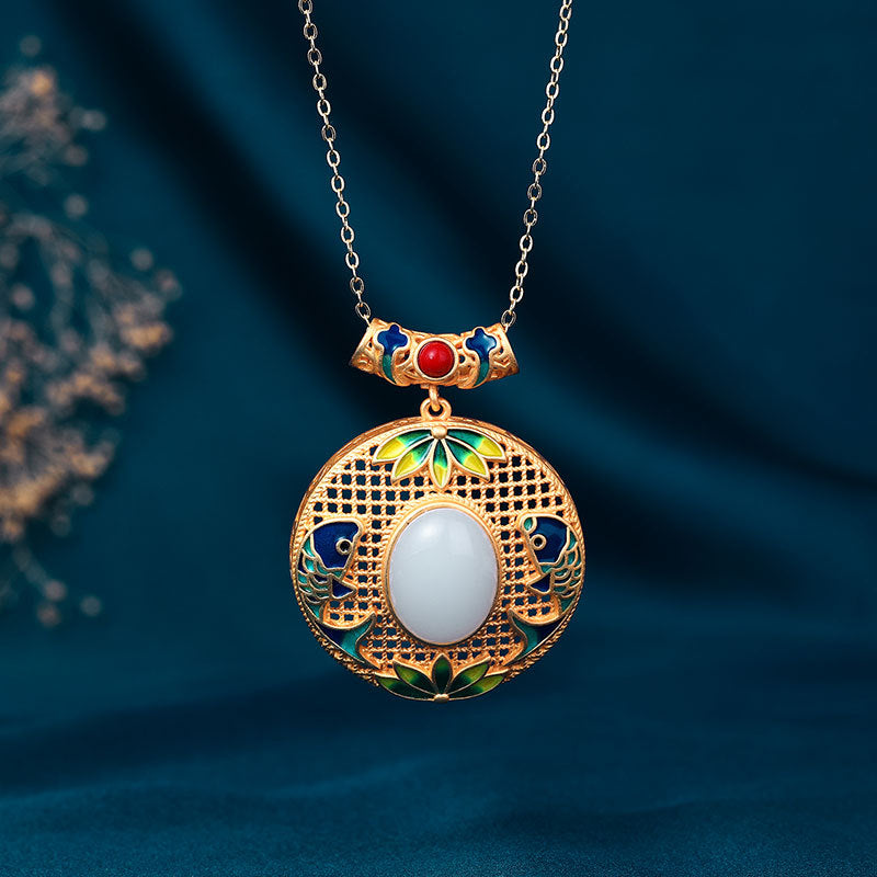 Beautiful Gold Necklace with Unique Style